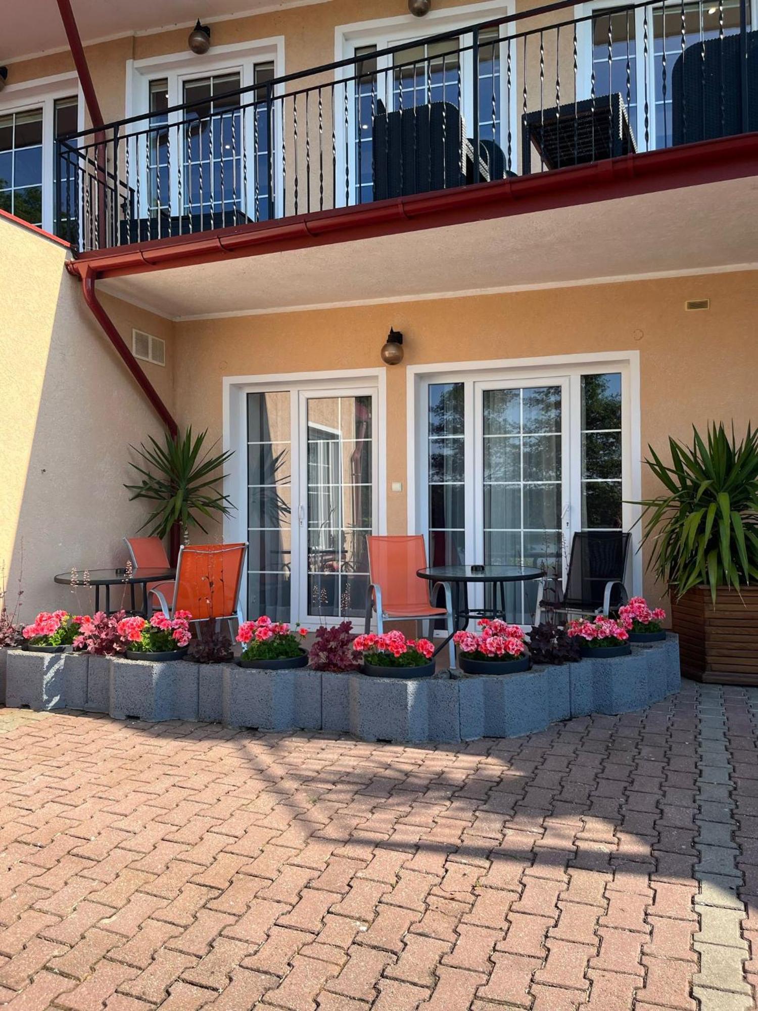 Eva Hotel Mrągowo Exterior foto